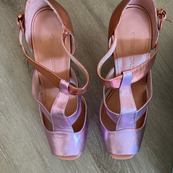 Cynthia Rowley metallic rust and pink sandal heels - Picture 2 of 10
